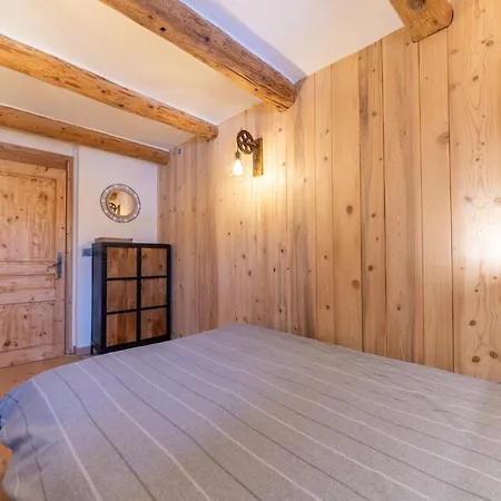 2 Spacieux Dans Ferme Rénovée Face Au Montblanc